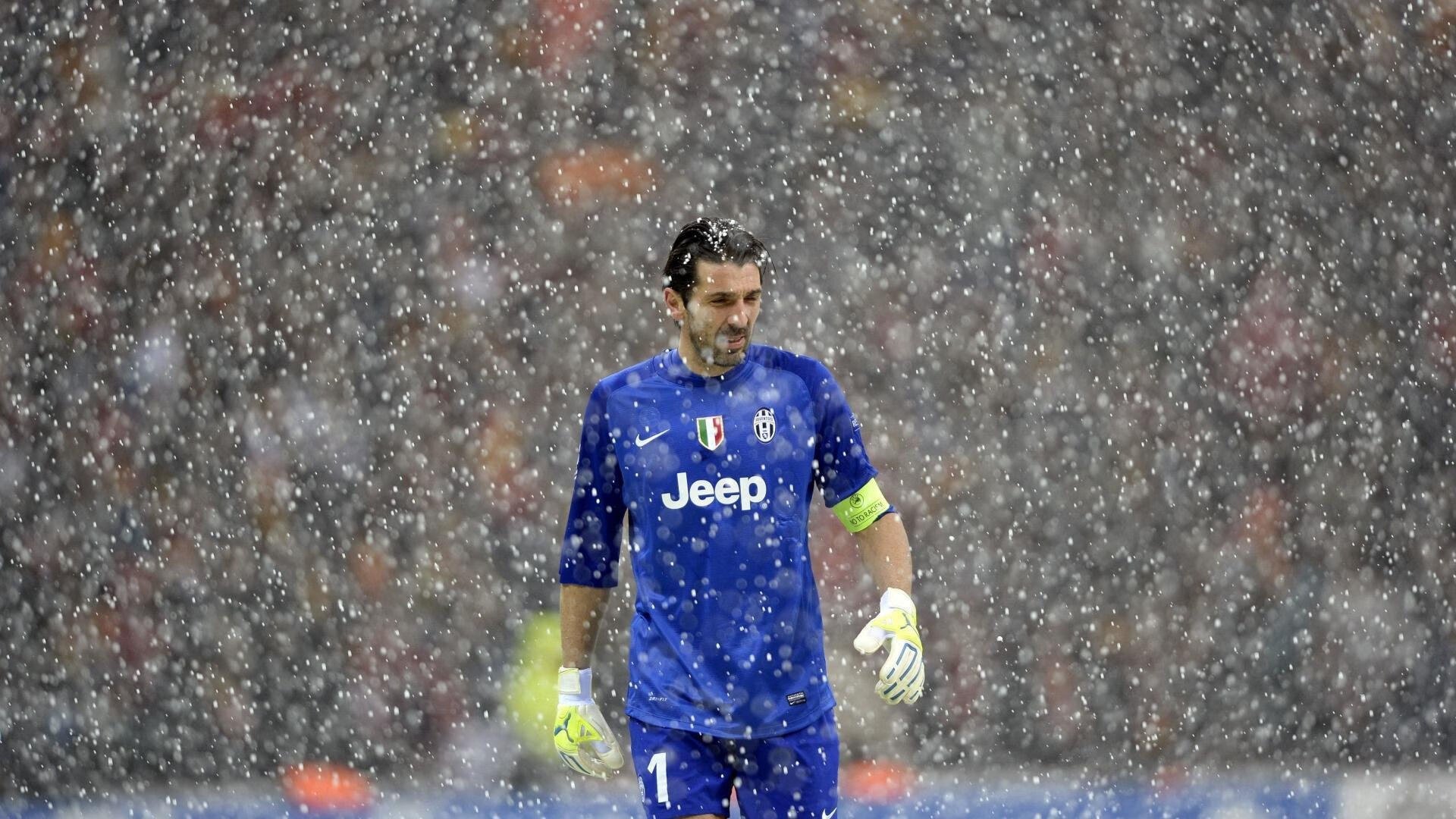 米兰体育网页版-国足主帅分享赛前心理调整经验，国足参加赛前训练